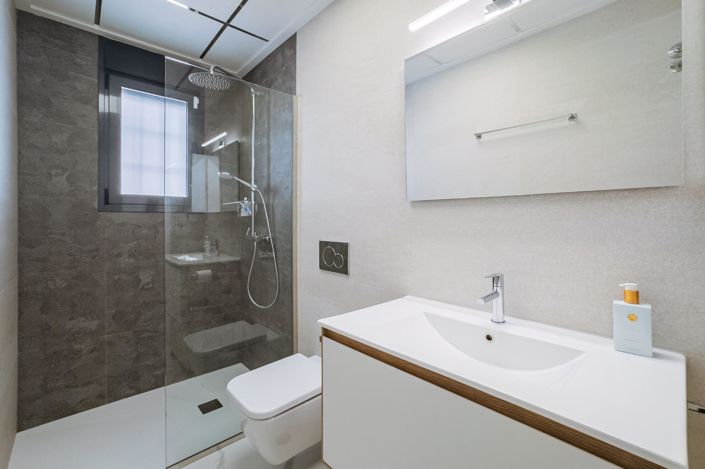 Image No.30-2 Bed Apartment for sale