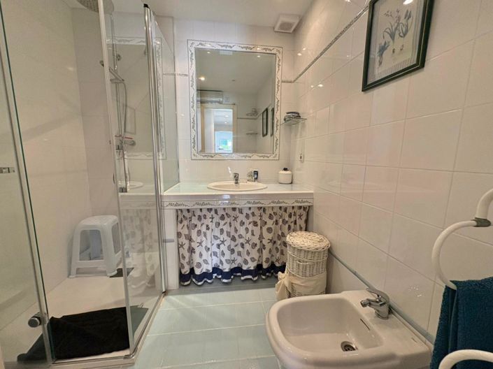 Image No.18-4 Bed Apartment for sale