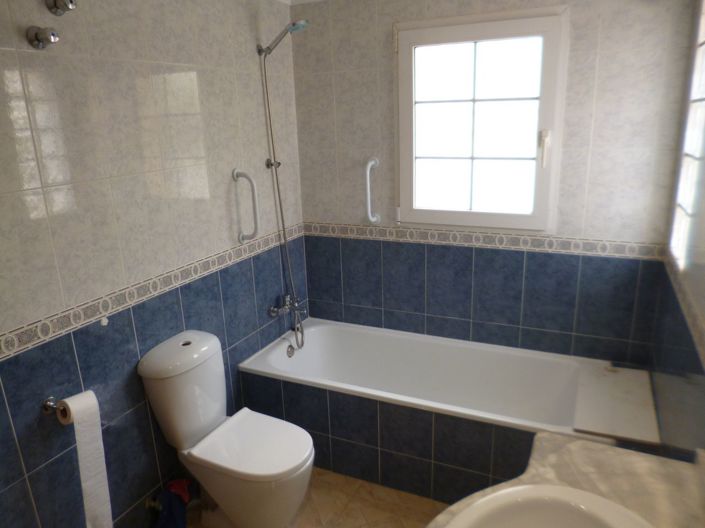 Image No.24-3 Bed House for sale