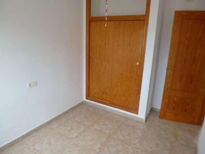 Image No.6-3 Bed House for sale