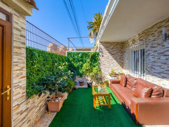 Image No.2-3 Bed House for sale