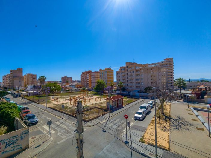 Image No.22-3 Bed House for sale