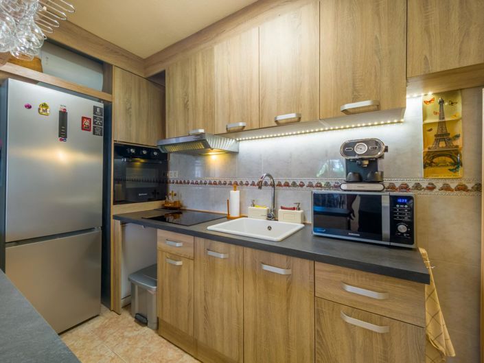 Image No.8-3 Bed House for sale