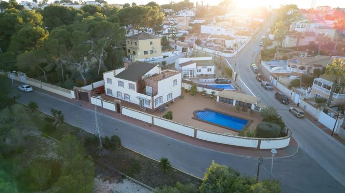 Image No.2-Villa de 7 chambres à vendre à Torrevieja