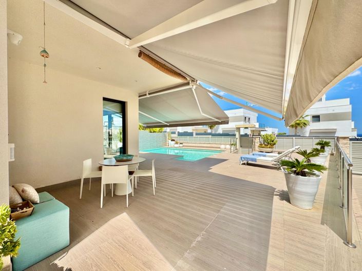 Image No.2-4 Bed Villa for sale