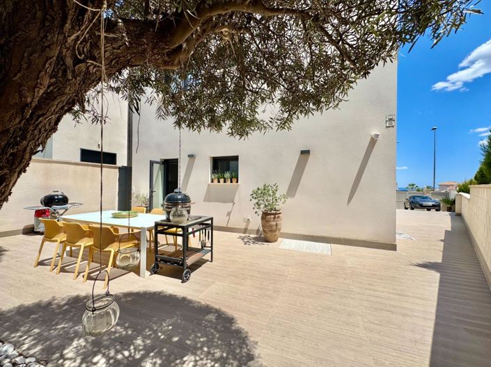 Image No.3-4 Bed Villa for sale