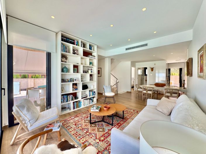 Image No.4-4 Bed Villa for sale