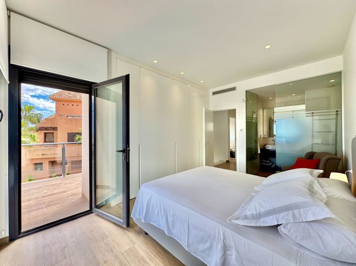 Image No.9-4 Bed Villa for sale