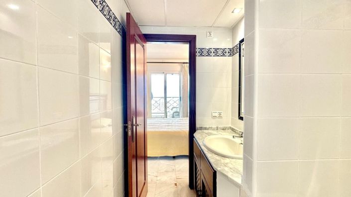 Image No.45-3 Bed Apartment for sale