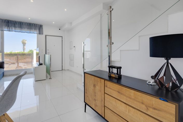 Image No.12-3 Bed House for sale