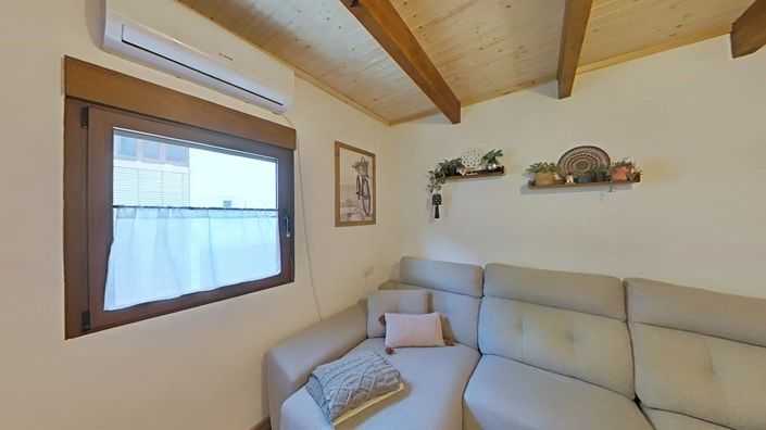 Image No.17-3 Bed House for sale