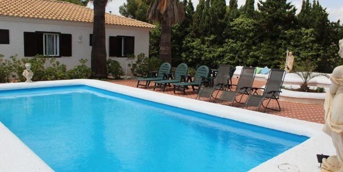 Image No.2-Villa de 4 chambres à vendre à Orihuela Costa