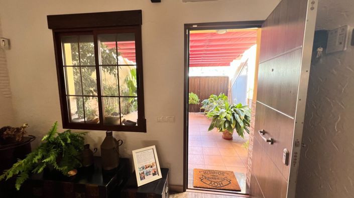 Image No.10-3 Bed House for sale