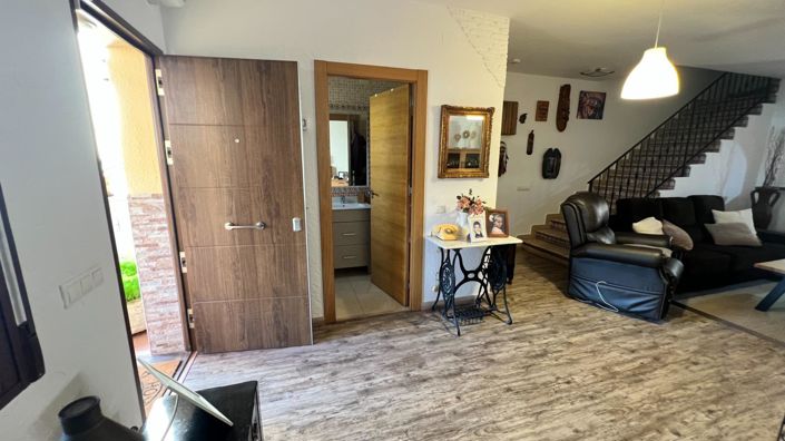 Image No.16-3 Bed House for sale