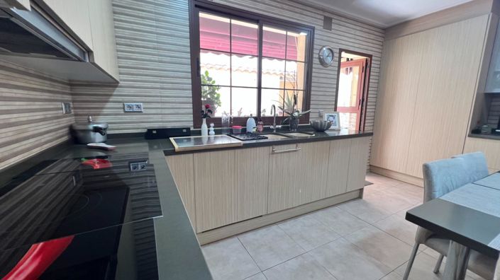 Image No.25-3 Bed House for sale