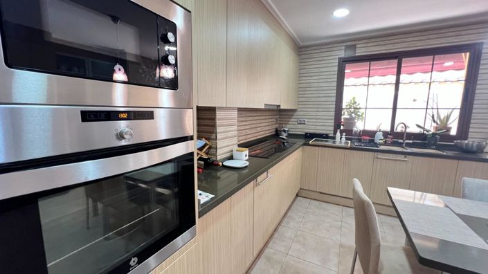 Image No.26-3 Bed House for sale