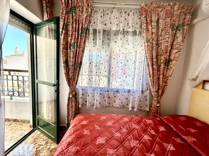 Image No.21-3 Bed House for sale
