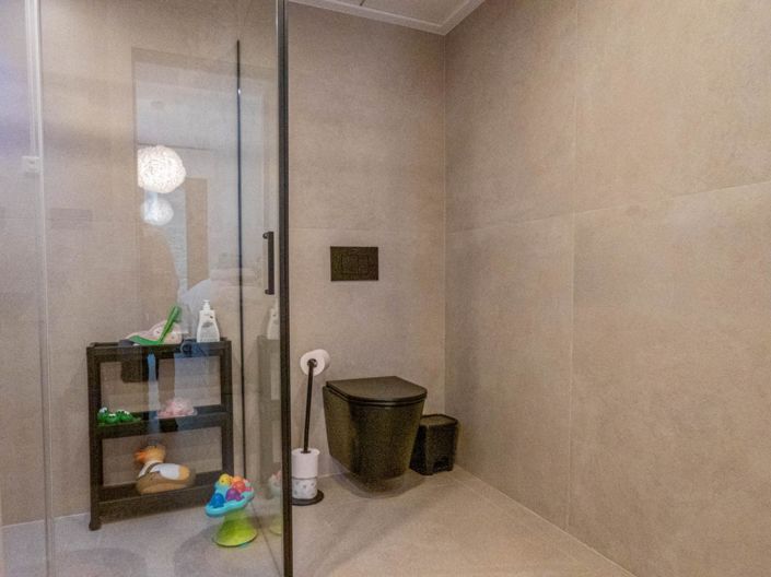 Image No.21-3 Bed Apartment for sale