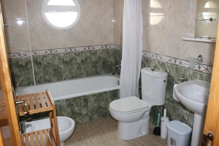 Image No.14-3 Bed Townhouse for sale