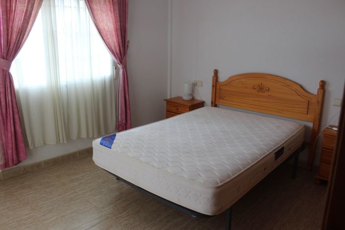 Image No.15-3 Bed Townhouse for sale