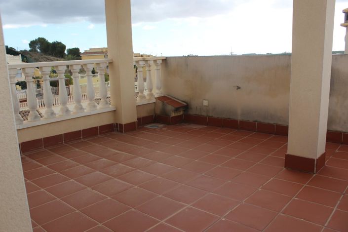 Image No.19-3 Bed Townhouse for sale