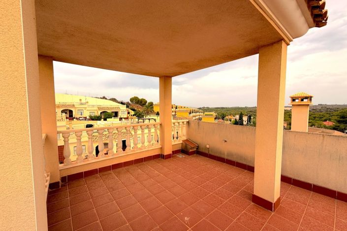 Image No.22-3 Bed Townhouse for sale