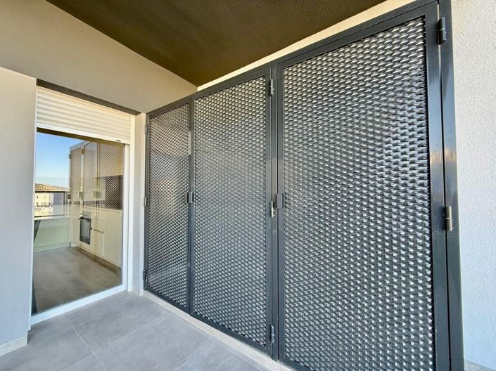 Image No.20-2 Bed Apartment for sale
