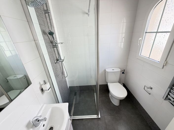 Image No.17-2 Bed Villa for sale