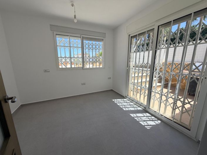 Image No.18-5 Bed Villa for sale