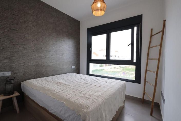 Image No.13-2 Bed Bungalow for sale