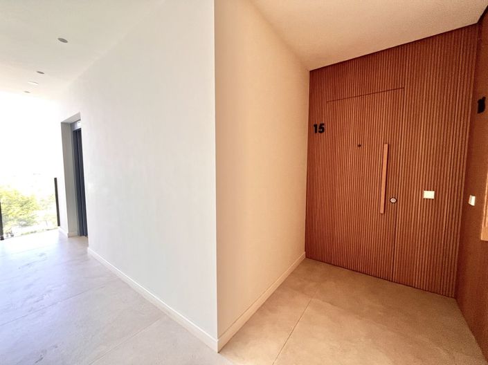 Image No.30-2 Bed Apartment for sale