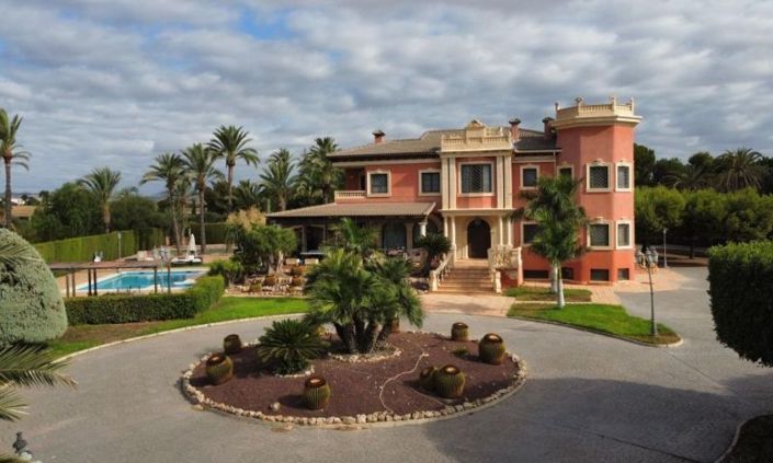 Image No.8-6 Bed Villa for sale