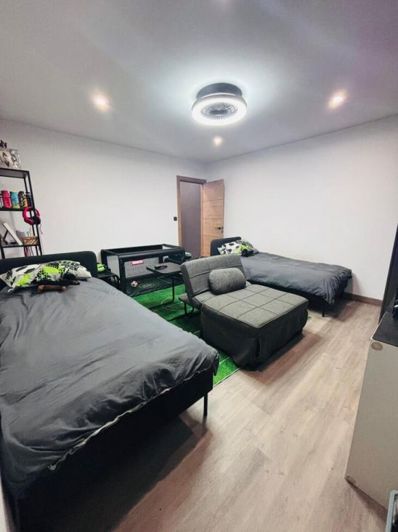 Image No.25-4 Bed House for sale