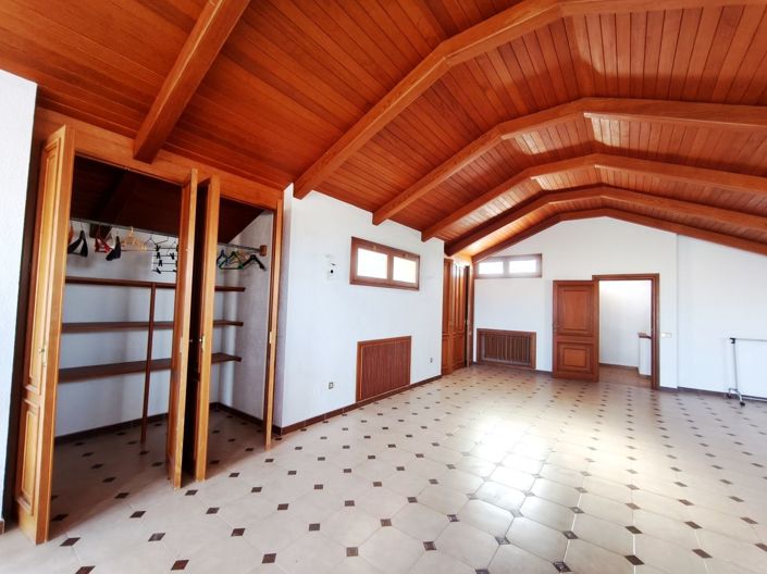 Image No.40-4 Bed Villa for sale