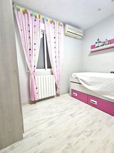 Image No.12-6 Bed House for sale