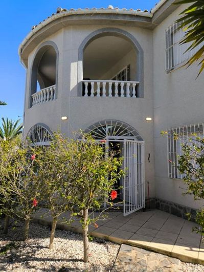 Image No.2-5 Bed Villa for sale