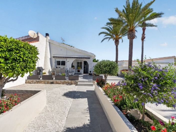 Image No.2-3 Bed Villa for sale