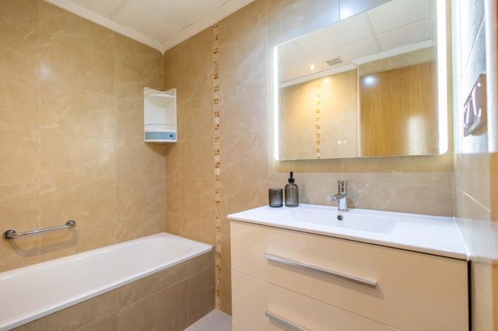 Image No.21-3 Bed Apartment for sale