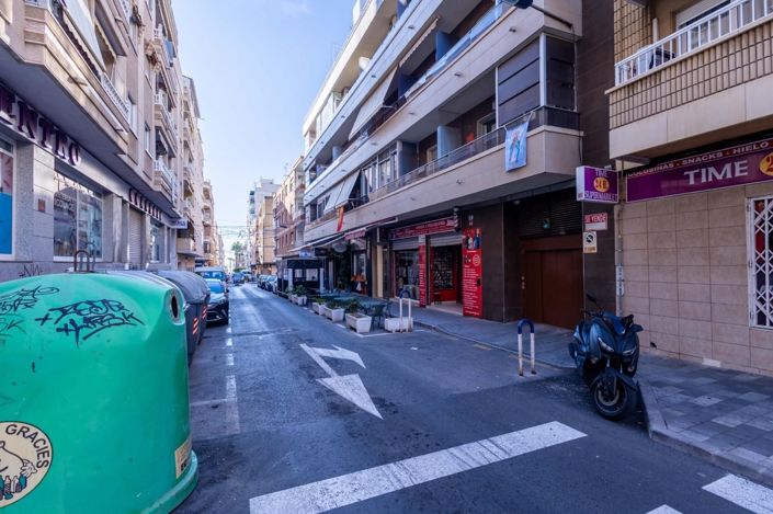 Image No.35-3 Bed Apartment for sale
