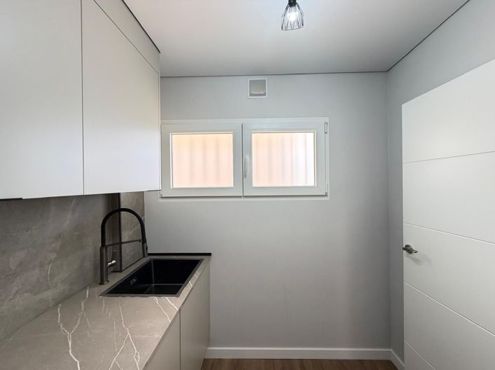 Image No.24-3 Bed Apartment for sale