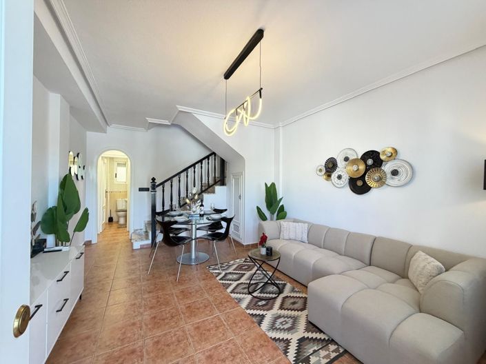 Image No.12-3 Bed House for sale