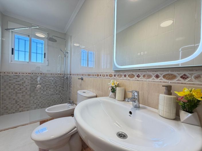 Image No.48-3 Bed House for sale