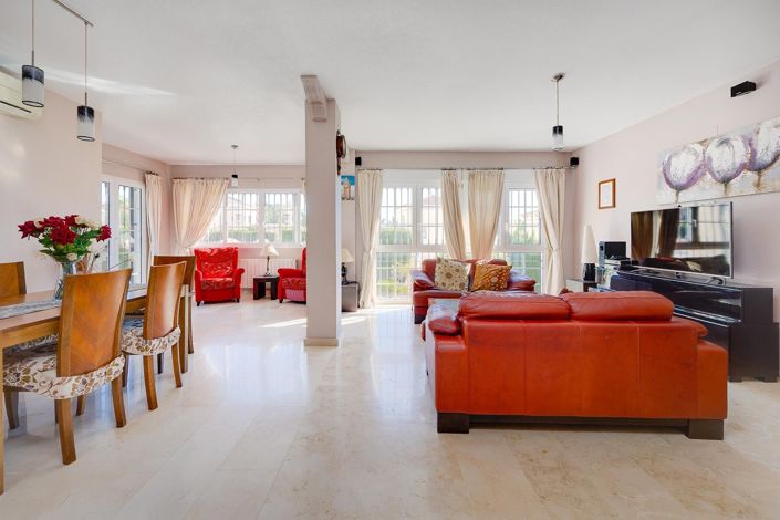 Image No.8-3 Bed Villa for sale