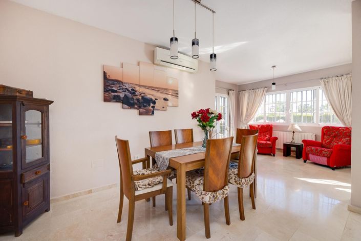 Image No.9-3 Bed Villa for sale