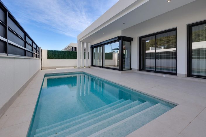 Image No.3-3 Bed Villa for sale