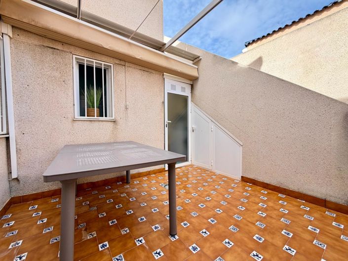 Image No.23-2 Bed Semi-Detached for sale