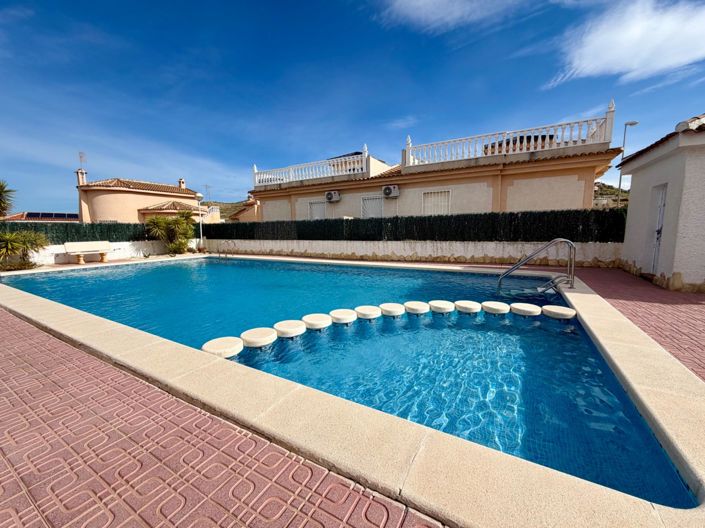 Image No.33-2 Bed Semi-Detached for sale