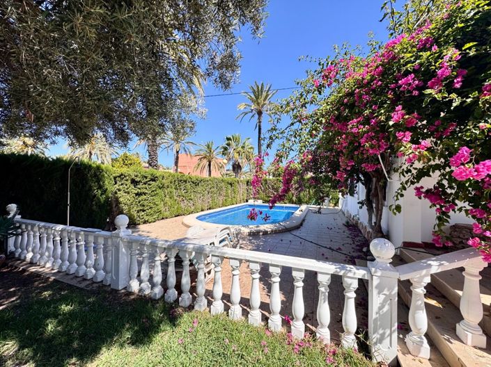 Image No.2-4 Bed Villa for sale
