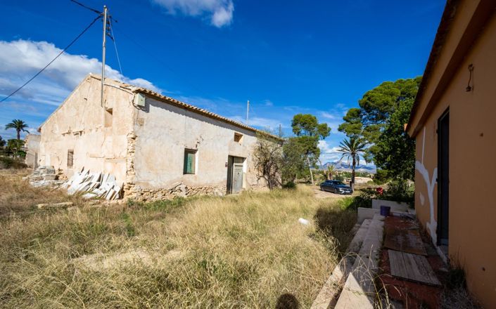 Image No.10-7 Bed Villa for sale