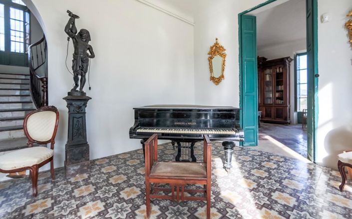 Image No.14-7 Bed Villa for sale